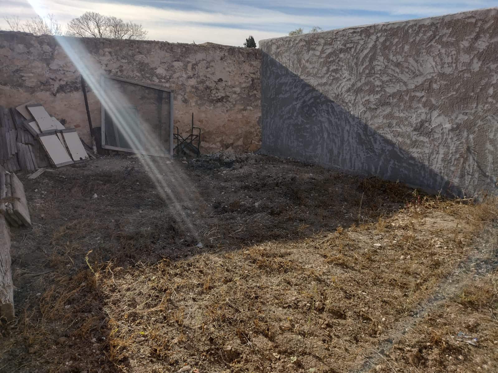 5 soveværelse Finca/Landehus til salg i Jumilla med swimmingpool - € 90.000 (Ref: 7978941)