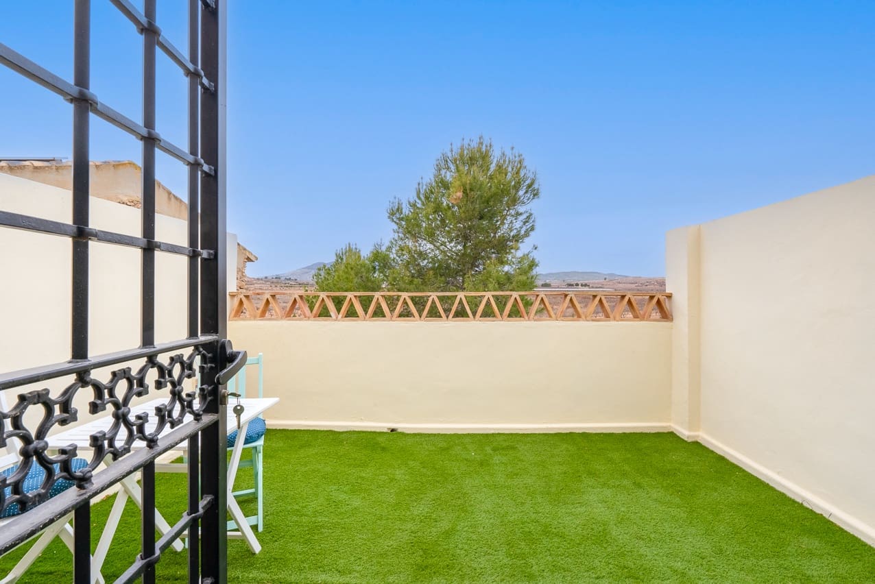 3 soveværelse Finca/Landehus til salg i Pinoso med swimmingpool - € 149.000 (Ref: 8012855)