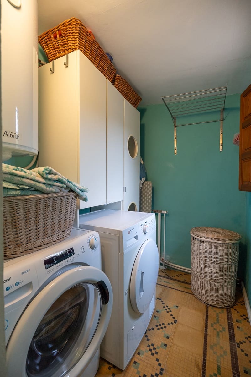 3 soveværelse Finca/Landehus til salg i Pinoso med swimmingpool - € 149.000 (Ref: 8012855)