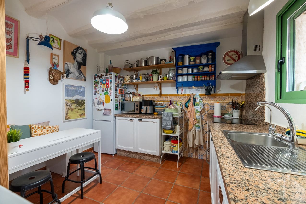 3 soveværelse Finca/Landehus til salg i Pinoso med swimmingpool - € 149.000 (Ref: 8012855)