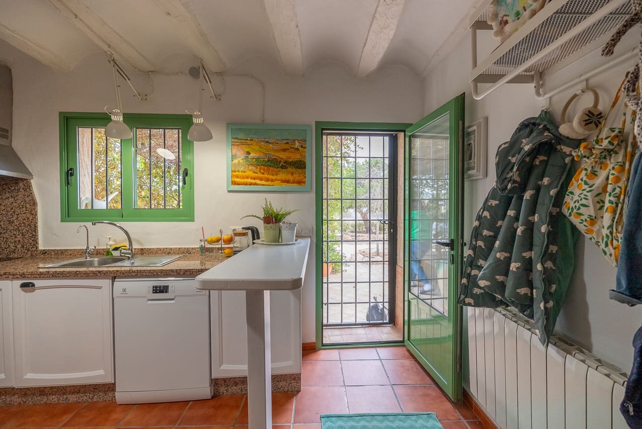 3 soveværelse Finca/Landehus til salg i Pinoso med swimmingpool - € 149.000 (Ref: 8012855)