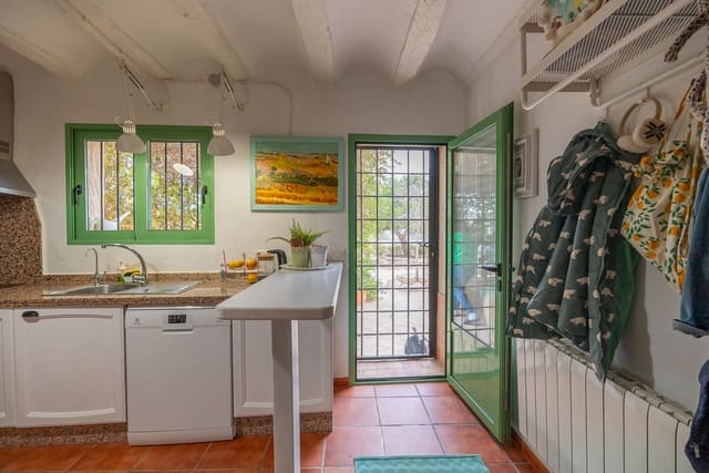 3 soveværelse Finca/Landehus til salg i Pinoso med swimmingpool - € 149.000 (Ref: 8012855)