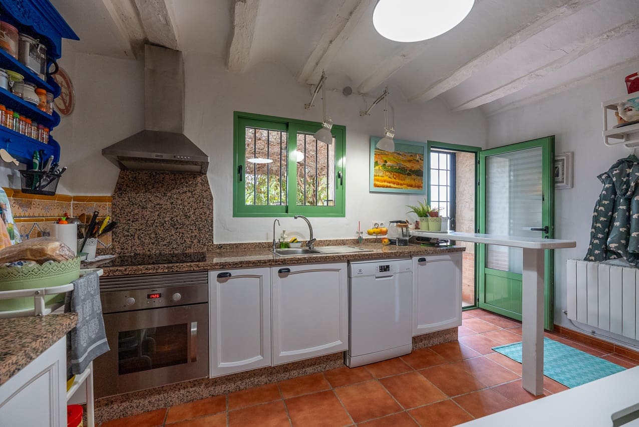 3 soveværelse Finca/Landehus til salg i Pinoso med swimmingpool - € 149.000 (Ref: 8012855)