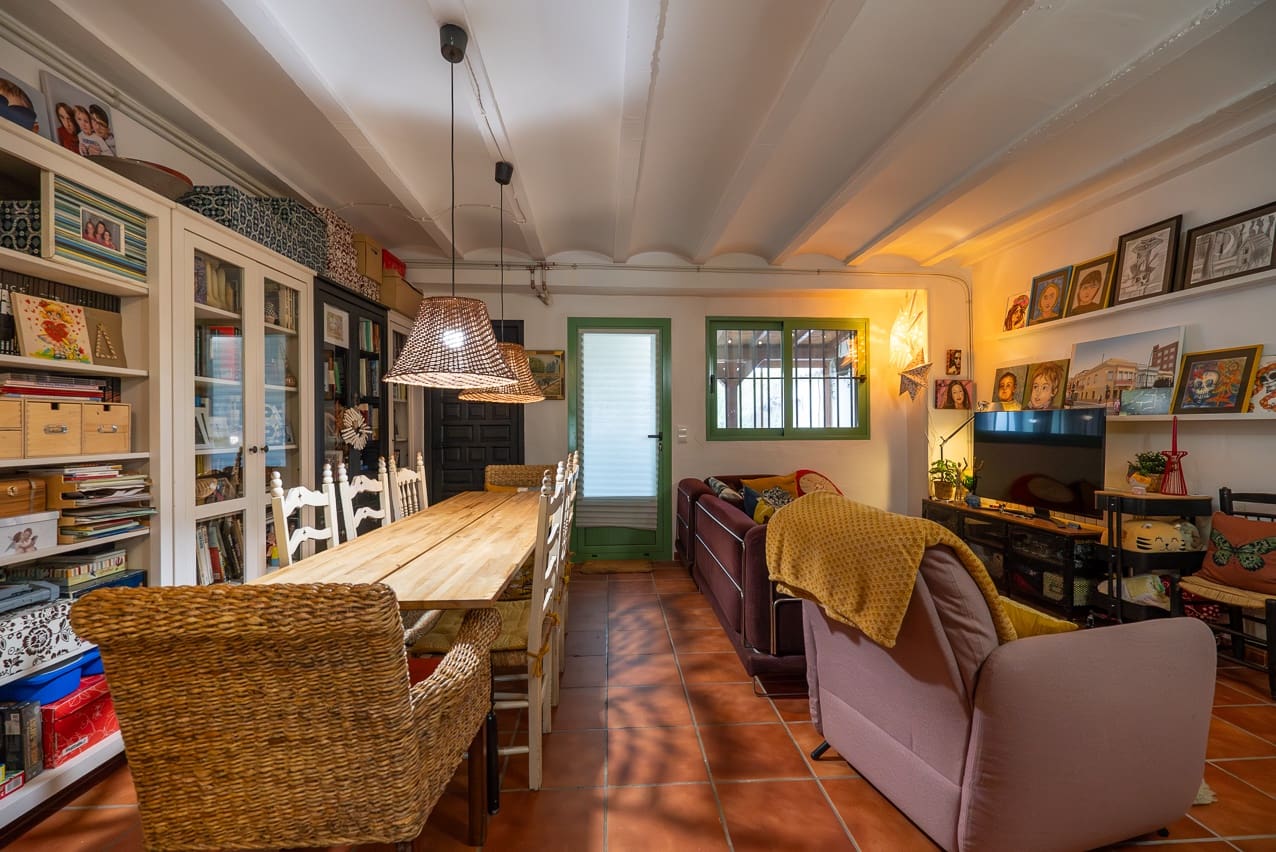 3 soveværelse Finca/Landehus til salg i Pinoso med swimmingpool - € 149.000 (Ref: 8012855)