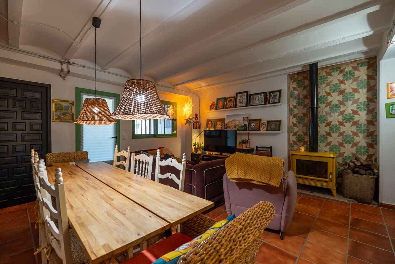 3 soveværelse Finca/Landehus til salg i Pinoso med swimmingpool - € 149.000 (Ref: 8012855)