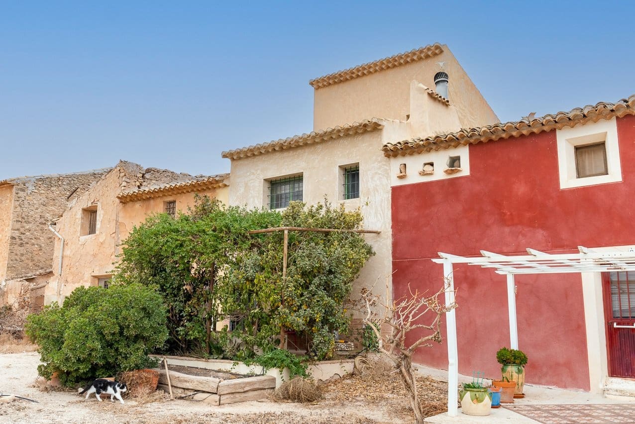 3 slaapkamer Finca/Landhuis te koop in Pinoso met zwembad - € 129.000 (Ref: 8012855)