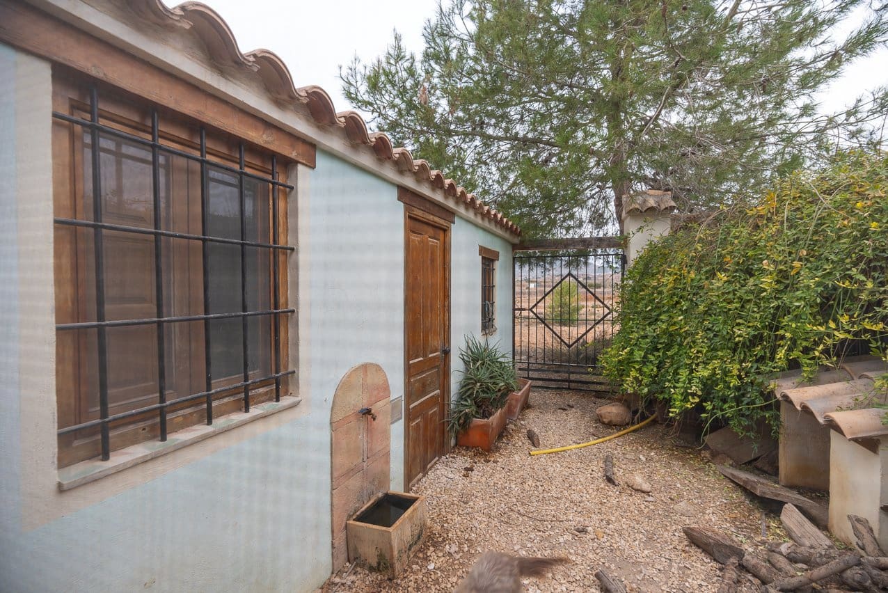 3 slaapkamer Finca/Landhuis te koop in Pinoso met zwembad - € 129.000 (Ref: 8012855)