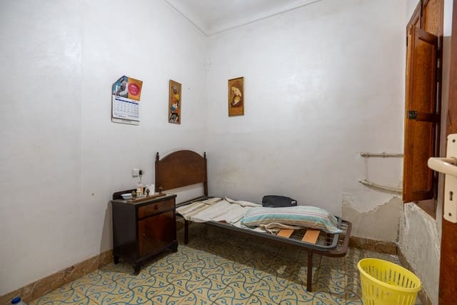 6 soverom Hus til salgs i Pinoso med svømmebasseng - € 139 950 (Ref: 8026567)