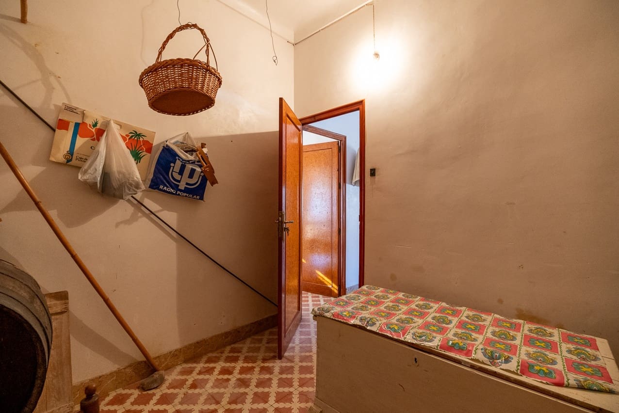 6 soverom Hus til salgs i Pinoso med svømmebasseng - € 139 950 (Ref: 8026567)