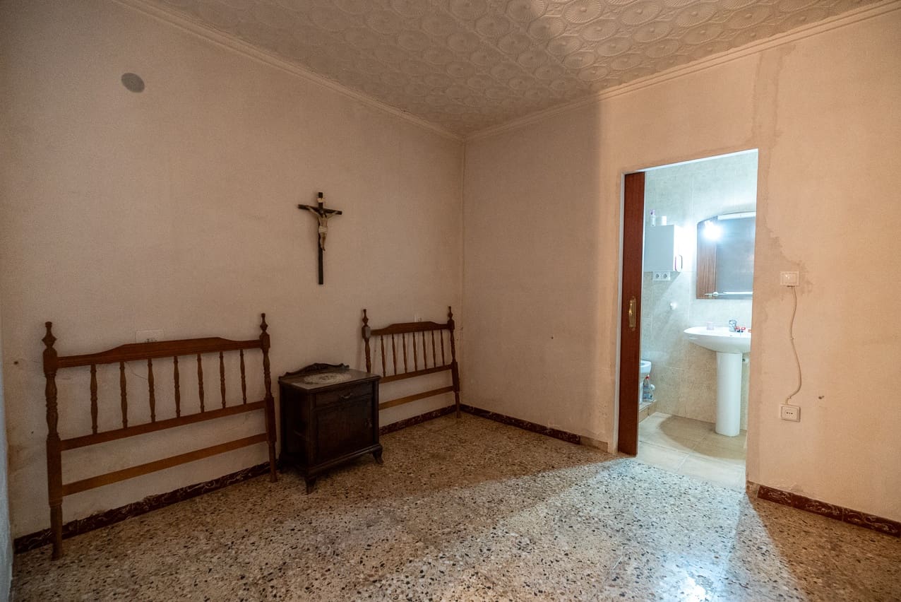 6 soverom Hus til salgs i Pinoso med svømmebasseng - € 139 950 (Ref: 8026567)