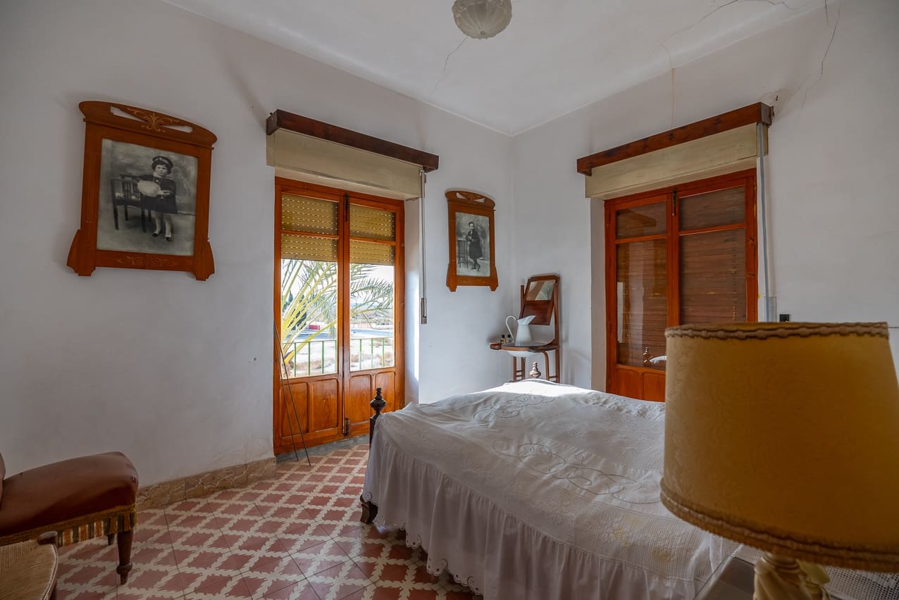 6 soverom Hus til salgs i Pinoso med svømmebasseng - € 139 950 (Ref: 8026567)