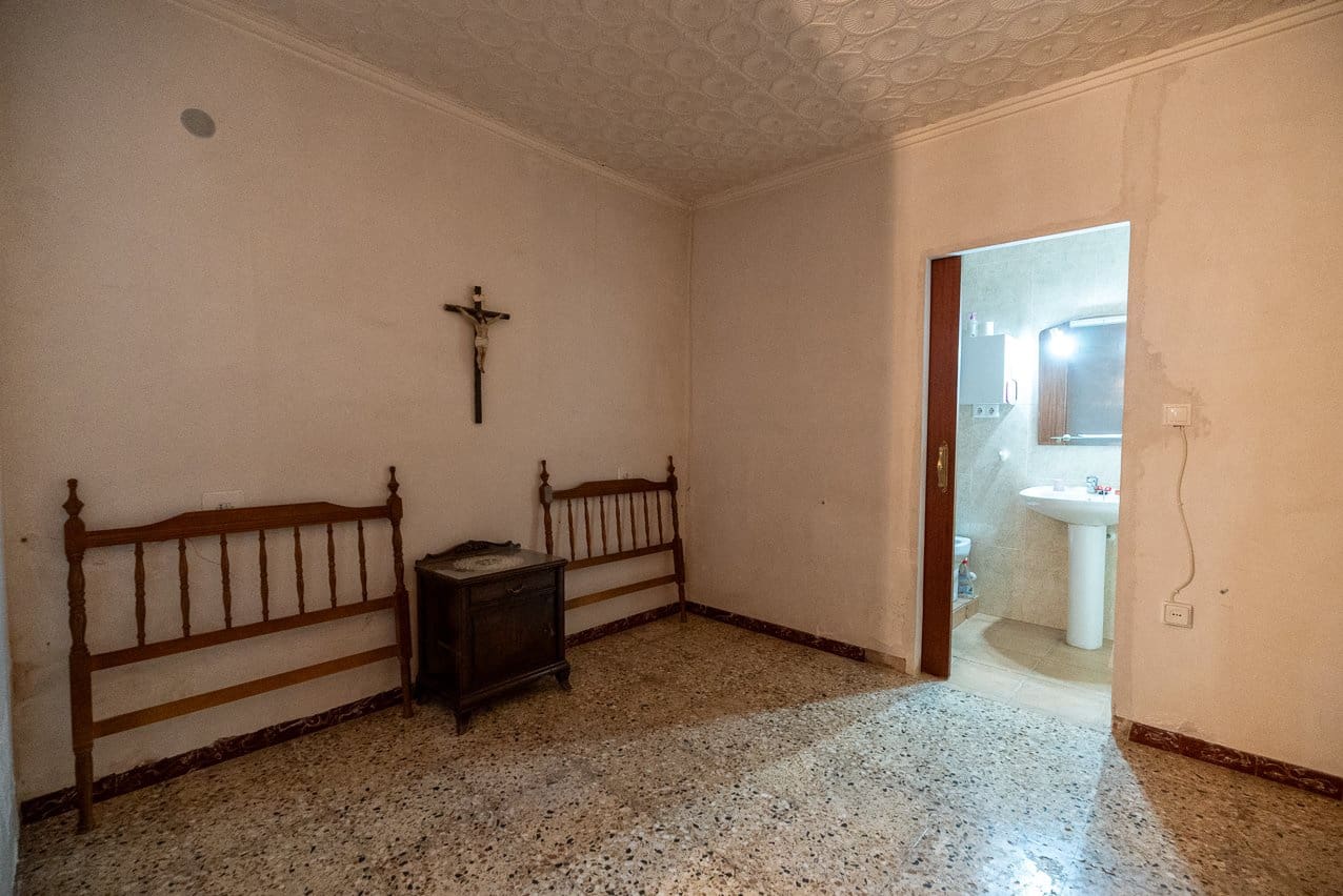 6 soverom Hus til salgs i Pinoso med svømmebasseng - € 139 950 (Ref: 8026567)
