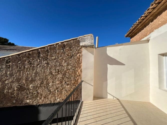 3 bedroom Townhouse for sale in Pinoso with pool - € 165,000 (Ref: 8101022)