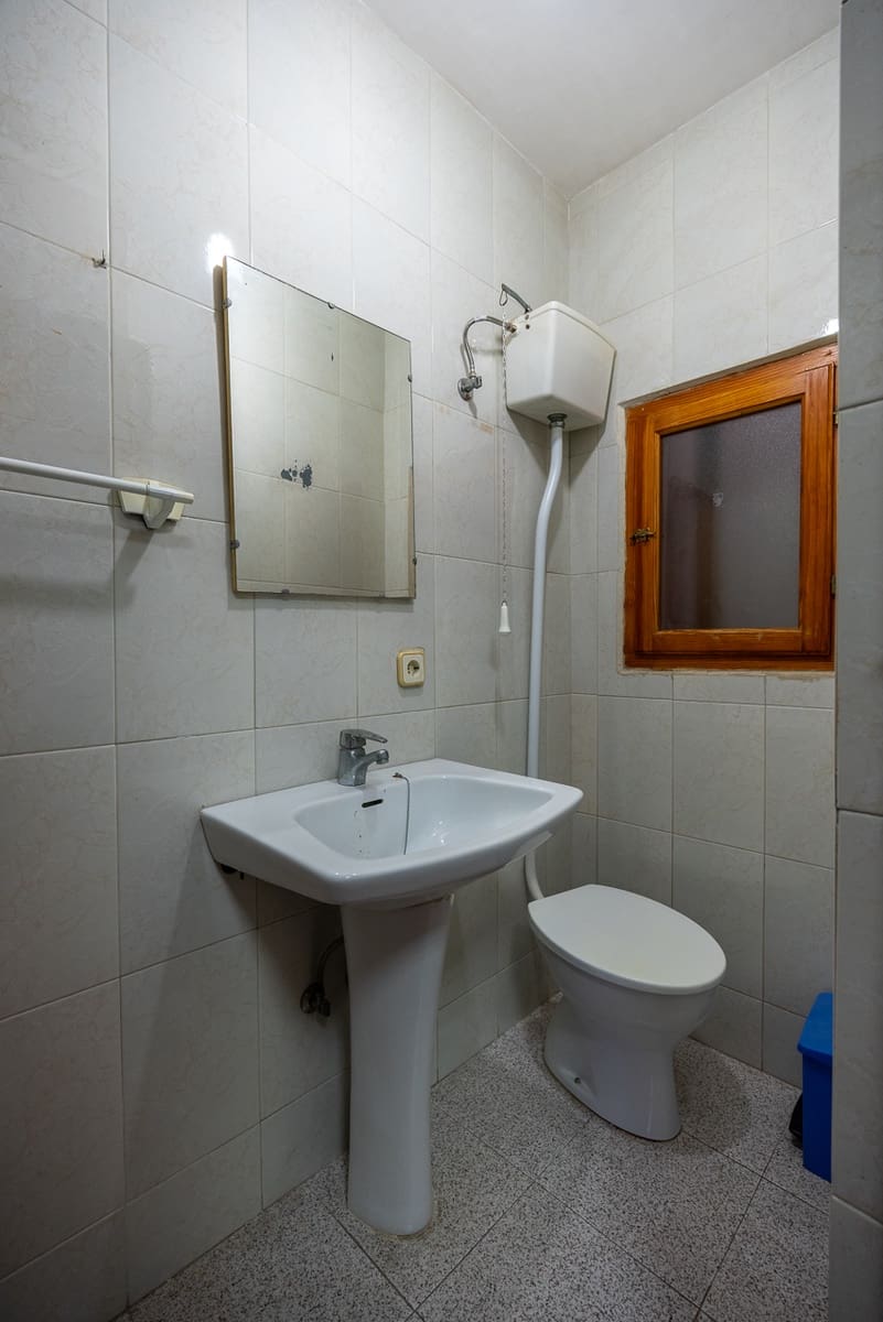 3 bedroom Townhouse for sale in Pinoso with pool - € 135,000 (Ref: 8145613)