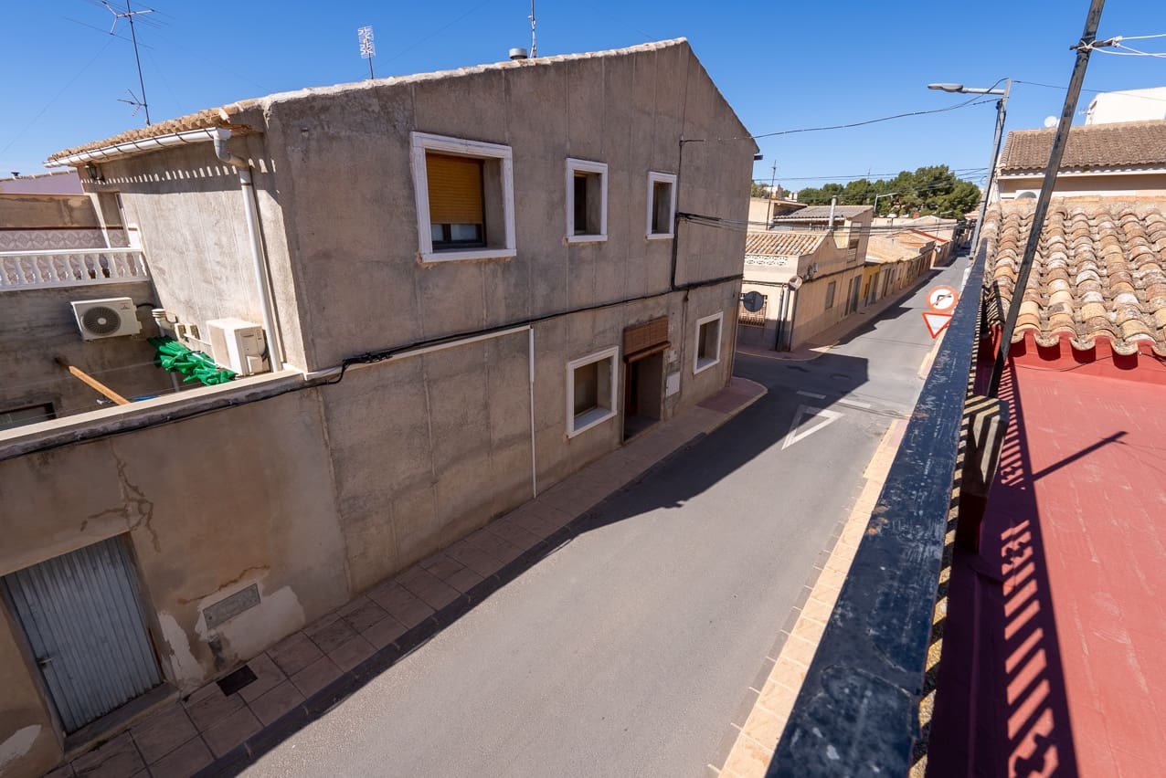 3 bedroom Townhouse for sale in Pinoso with pool - € 135,000 (Ref: 8145613)