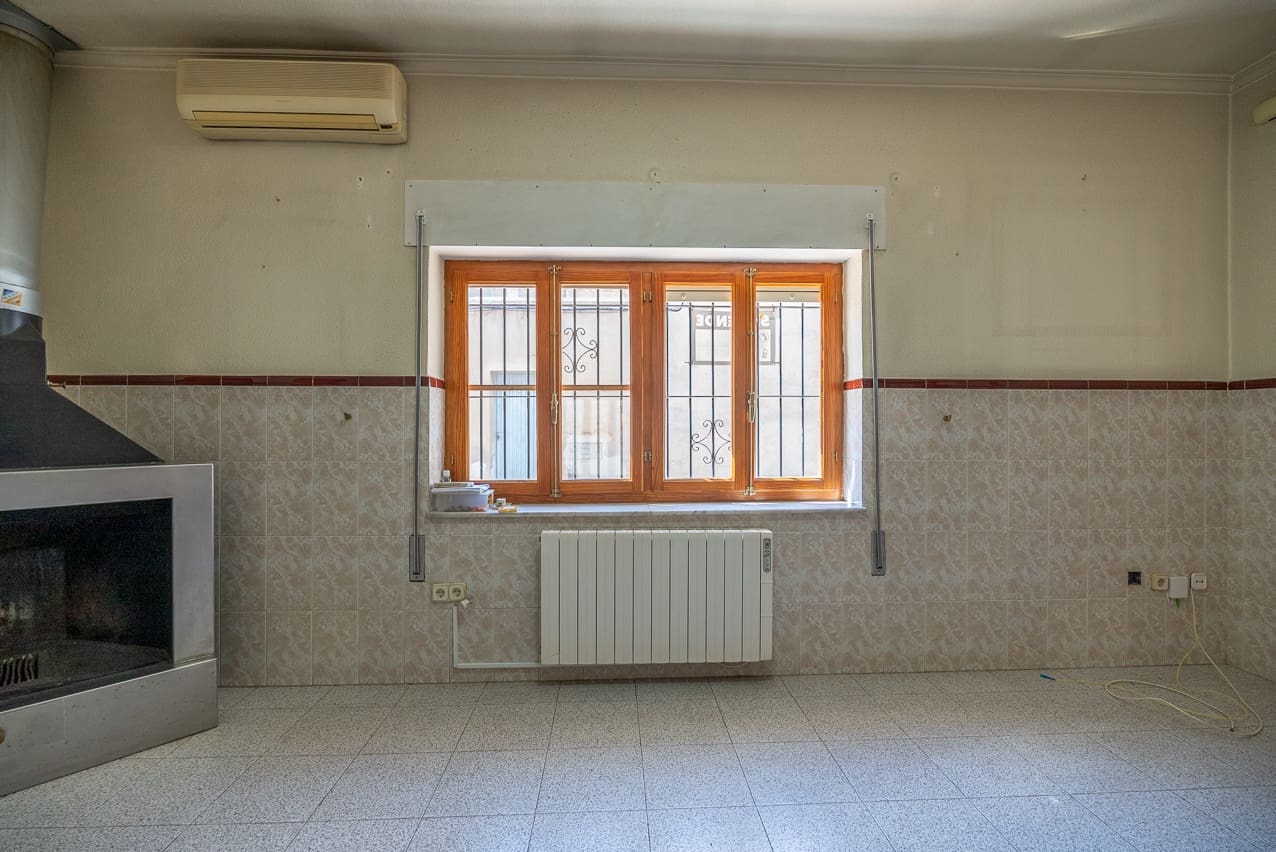 3 bedroom Townhouse for sale in Pinoso with pool - € 135,000 (Ref: 8145613)