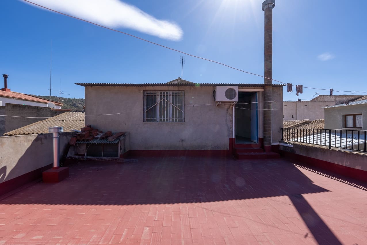 3 bedroom Townhouse for sale in Pinoso with pool - € 135,000 (Ref: 8145613)