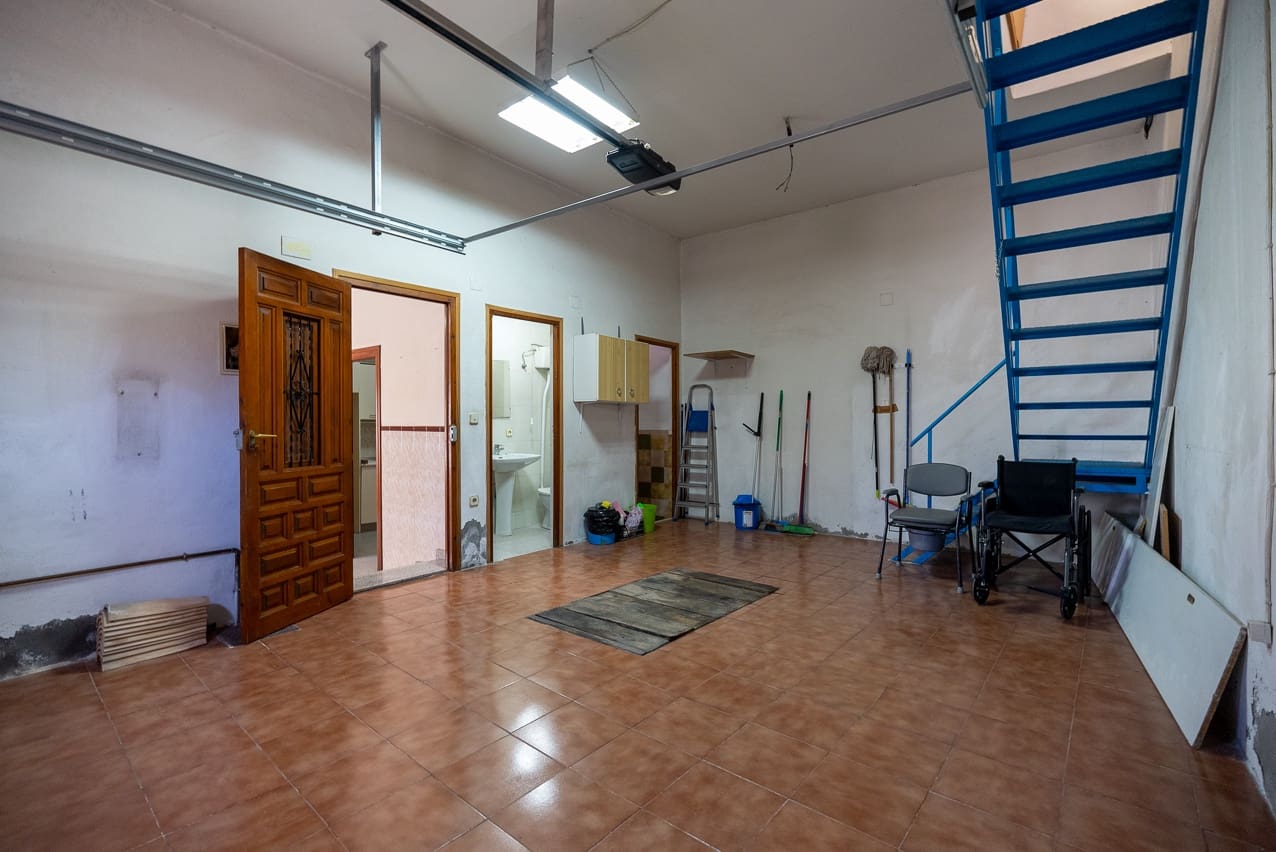 3 bedroom Townhouse for sale in Pinoso with pool - € 135,000 (Ref: 8145613)