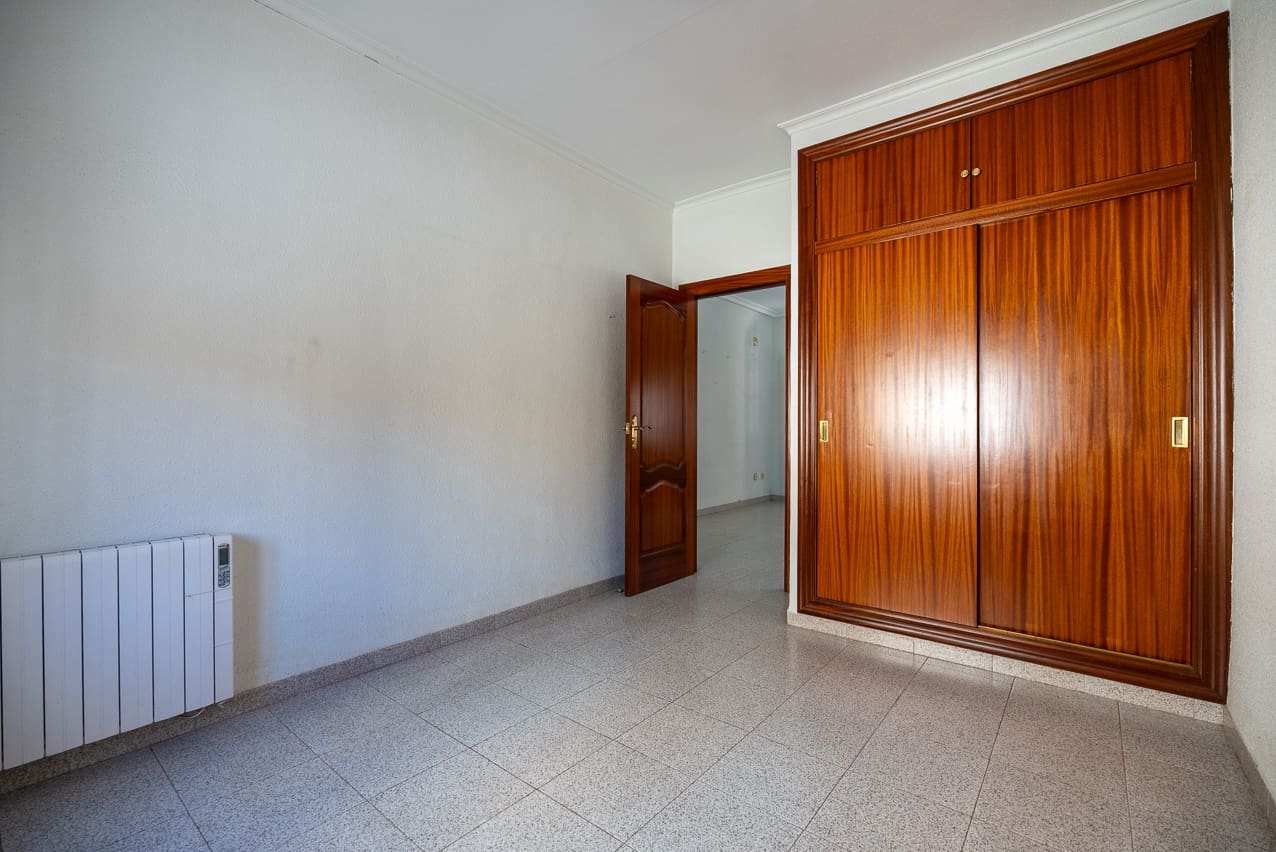 3 bedroom Townhouse for sale in Pinoso with pool - € 135,000 (Ref: 8145613)