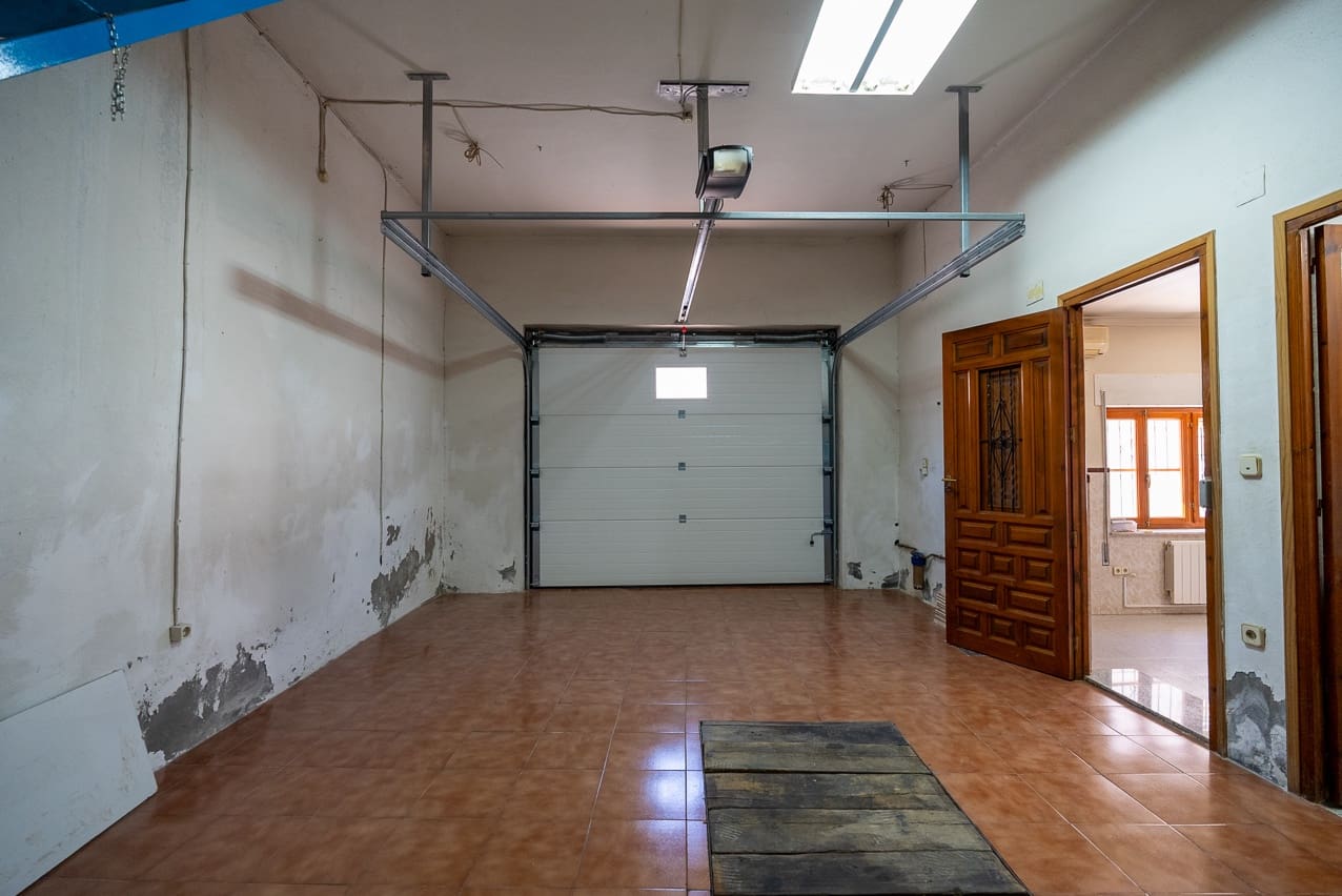 3 bedroom Townhouse for sale in Pinoso with pool - € 135,000 (Ref: 8145613)