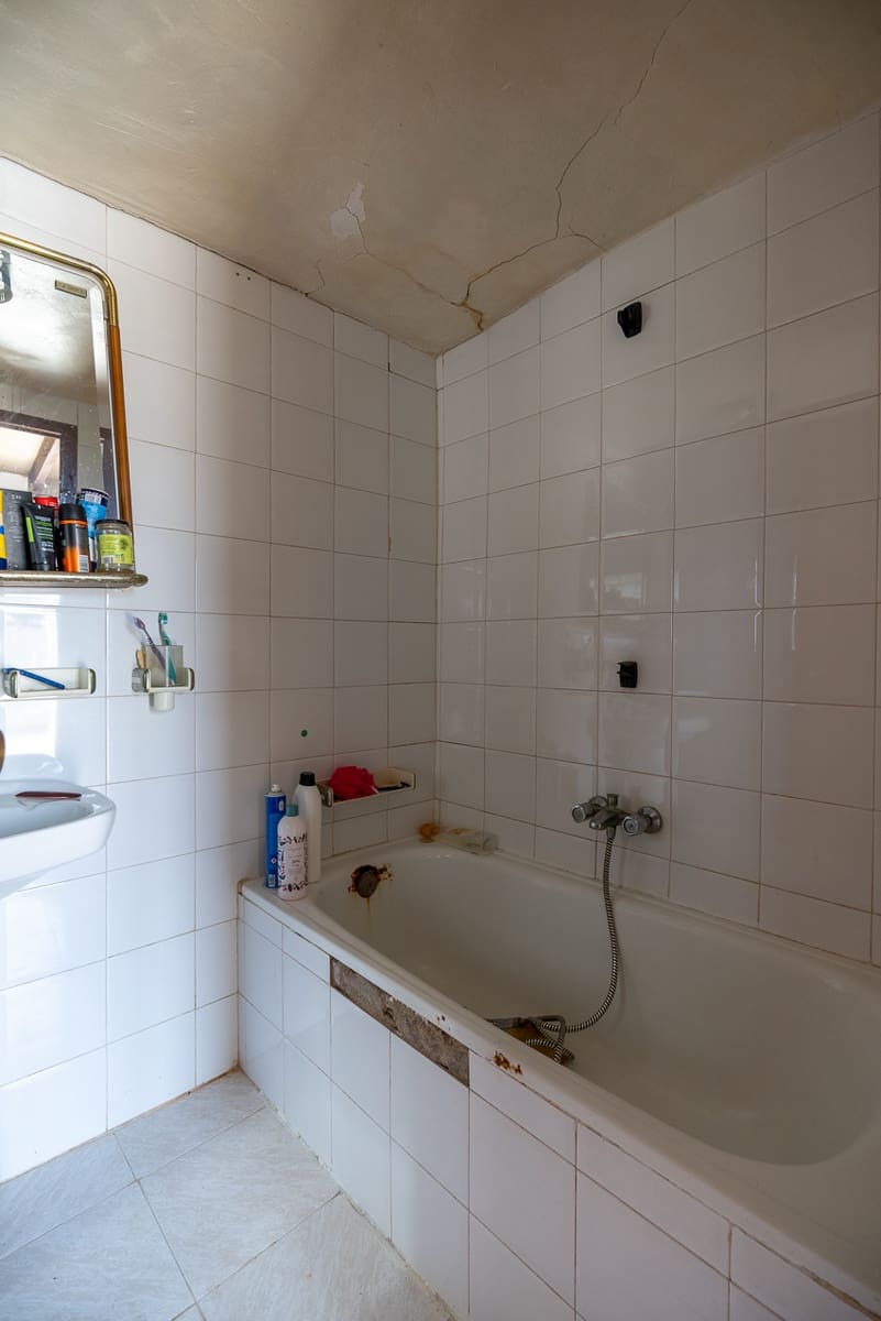 4 slaapkamer Finca/Landhuis te koop in El Partidor met zwembad - € 150.000 (Ref: 8158044)