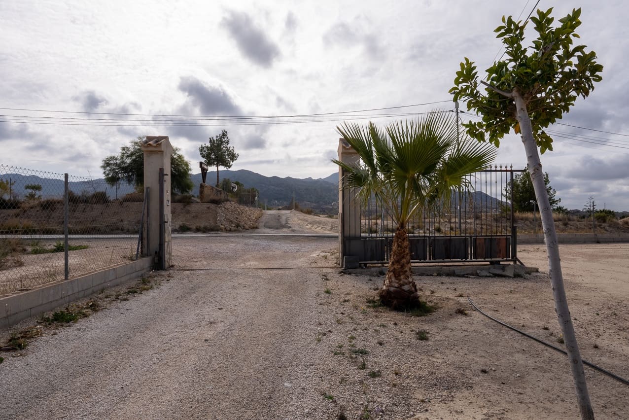 4 slaapkamer Finca/Landhuis te koop in El Partidor met zwembad - € 150.000 (Ref: 8158044)