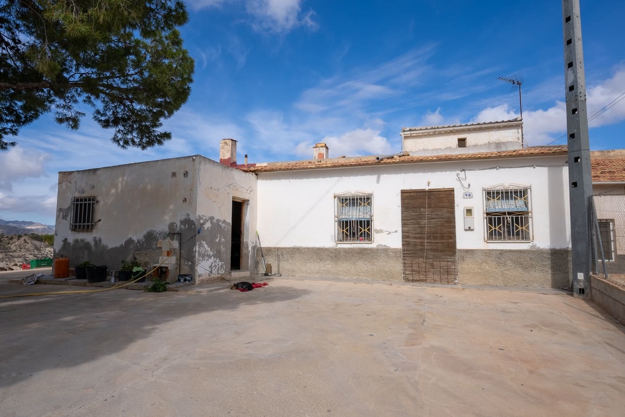 4 slaapkamer Finca/Landhuis te koop in El Partidor met zwembad - € 150.000 (Ref: 8158044)