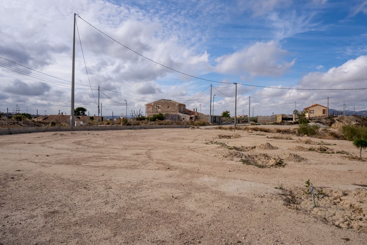 4 slaapkamer Finca/Landhuis te koop in El Partidor met zwembad - € 150.000 (Ref: 8158044)