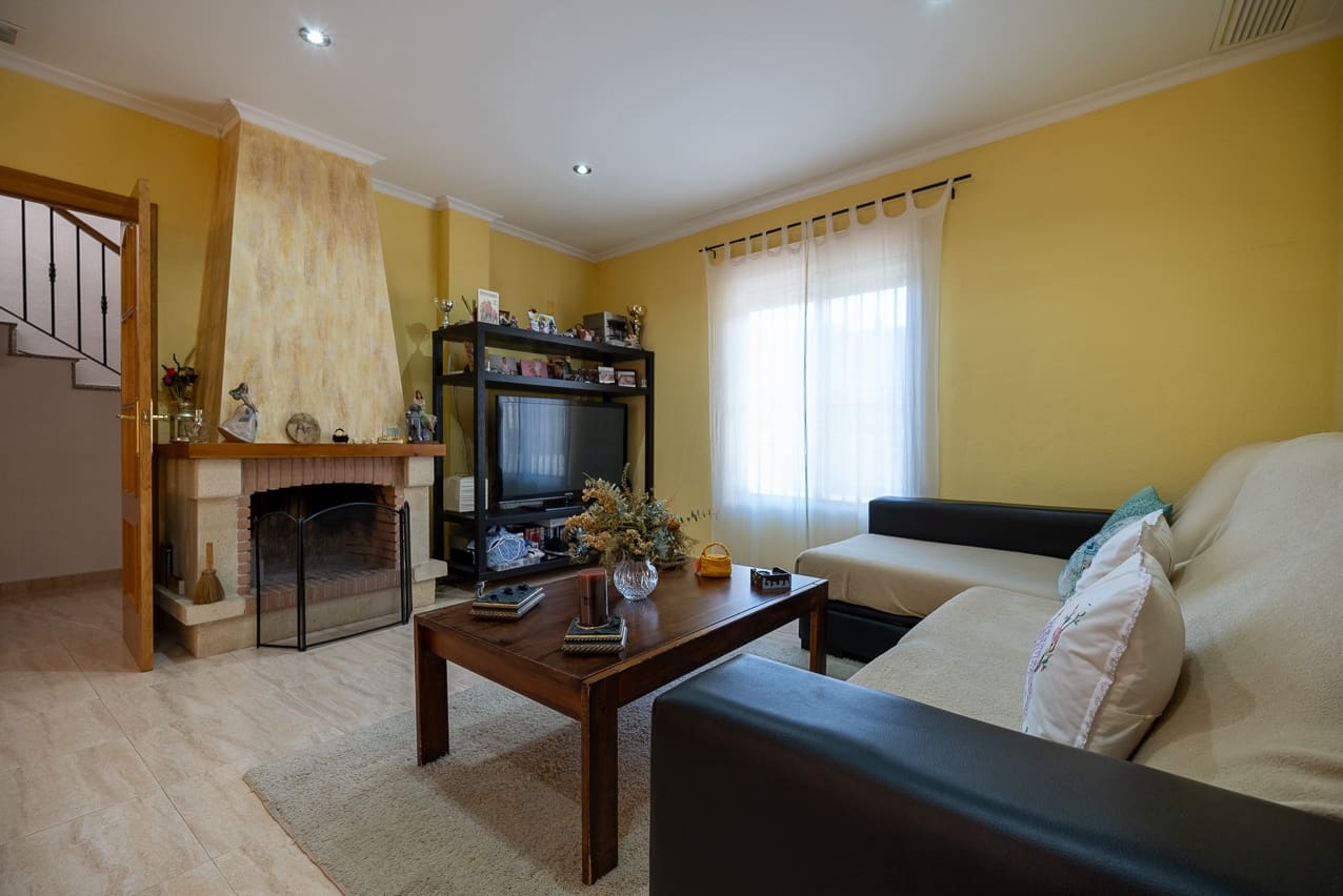 3 soveværelse Byhus til salg i Hondon de los Frailes med swimmingpool - € 186.000 (Ref: 8176922)