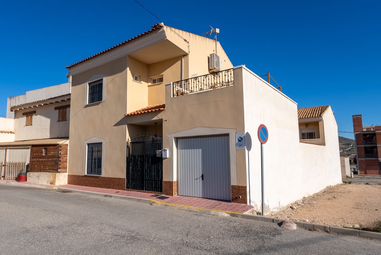 3 soveværelse Byhus til salg i Hondon de los Frailes med swimmingpool - € 186.000 (Ref: 8176922)
