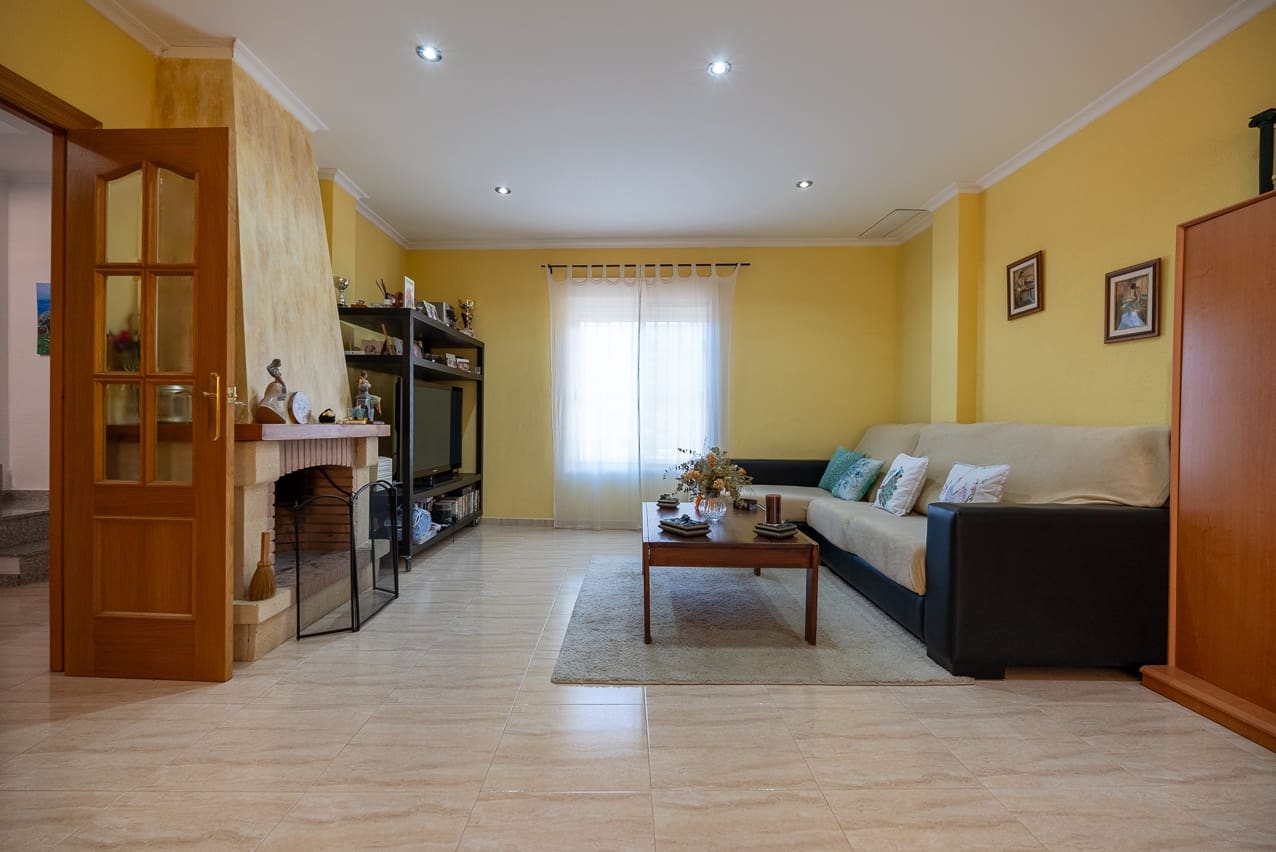 3 soveværelse Byhus til salg i Hondon de los Frailes med swimmingpool - € 186.000 (Ref: 8176922)