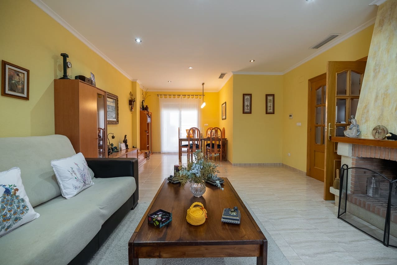 3 soveværelse Byhus til salg i Hondon de los Frailes med swimmingpool - € 186.000 (Ref: 8176922)