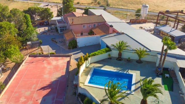 6 soverom Finca/Herregård til salgs i Monóvar / Monóver med svømmebasseng - € 699 000 (Ref: 8176924)