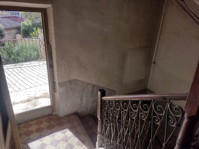 8 bedroom Townhouse for sale in Pinoso with pool - € 150,000 (Ref: 8182367)