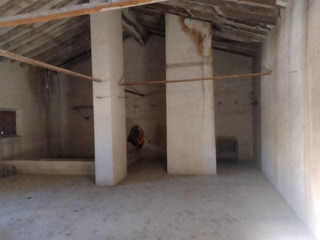 8 sovrum Hus till salu i Pinoso med pool - 150 000 € (Ref: 8182367)