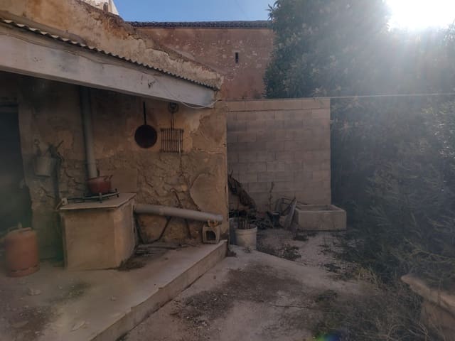8 sovrum Hus till salu i Pinoso med pool - 150 000 € (Ref: 8182367)