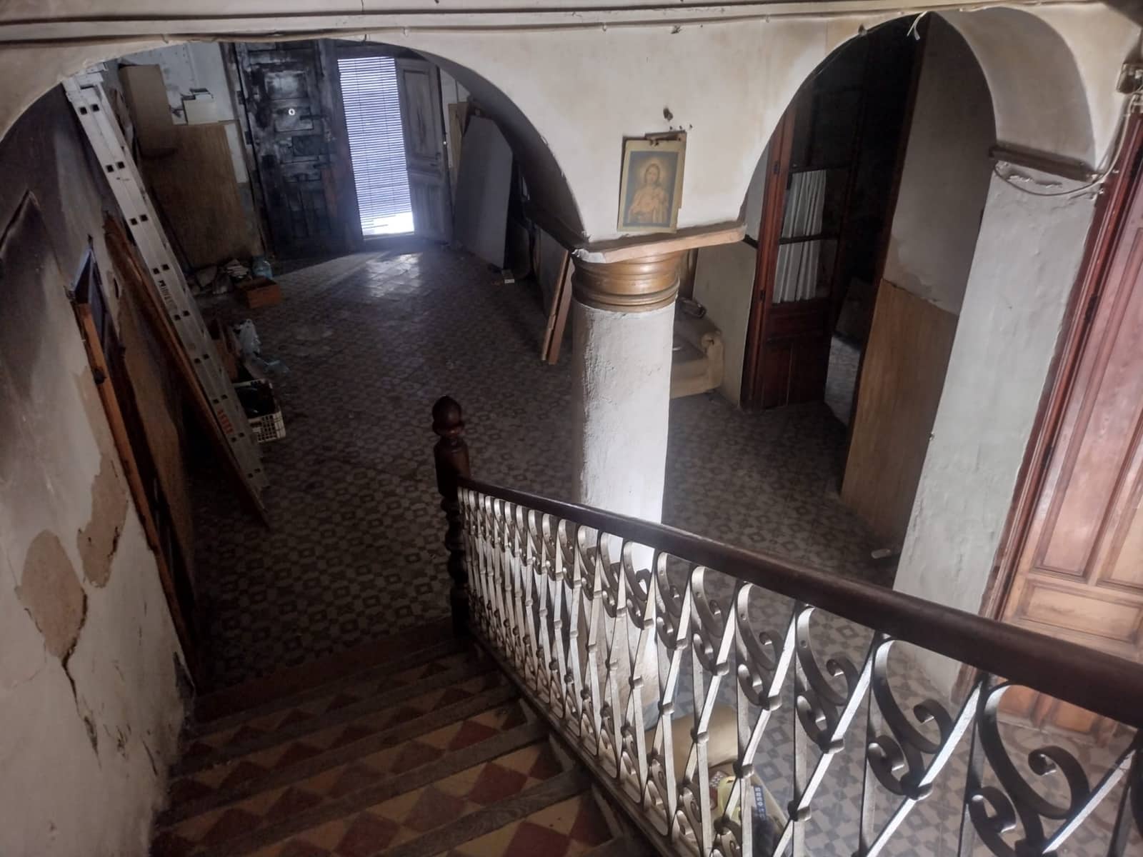 8 bedroom Townhouse for sale in Pinoso with pool - € 150,000 (Ref: 8182367)