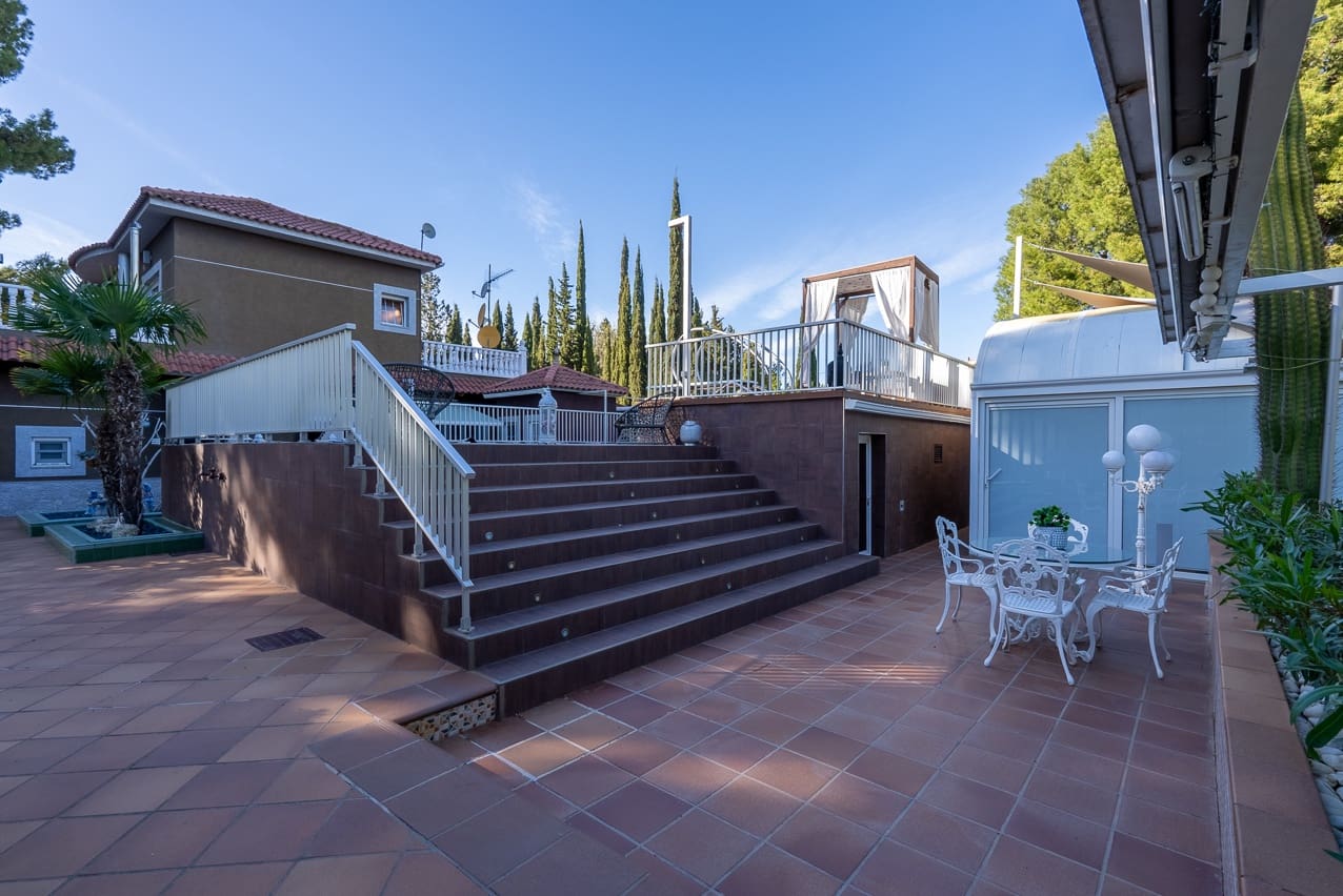 5 soveværelse Villa til salg i Elda med swimmingpool - € 649.000 (Ref: 8242331)