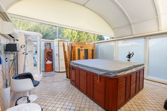 5 makuuhuone Huvila myytävänä paikassa Elda mukana uima-altaan - 649 000 € (Ref: 8242331)