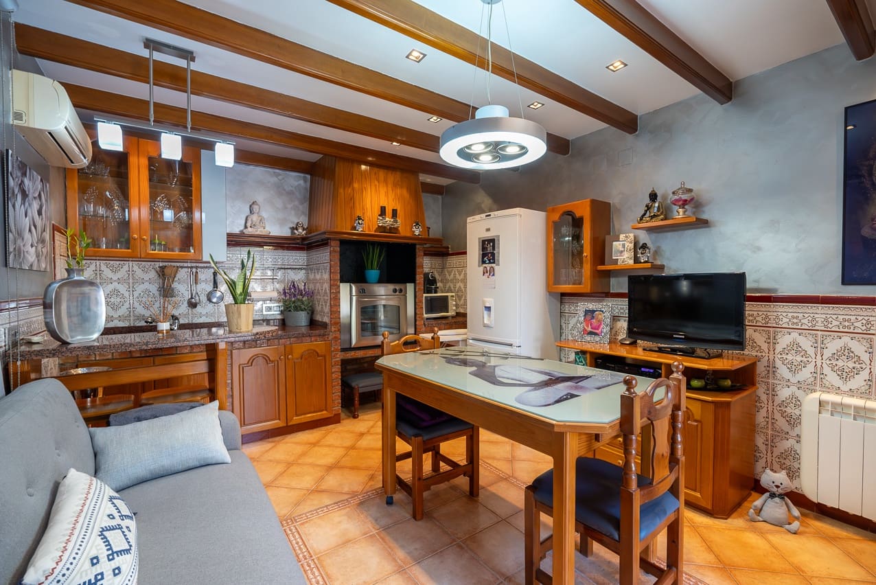 5 soveværelse Villa til salg i Elda med swimmingpool - € 649.000 (Ref: 8242331)