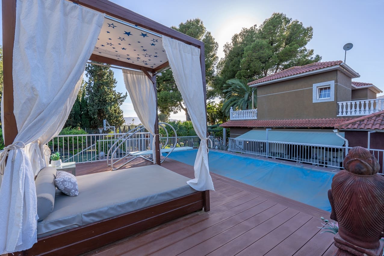 5 soveværelse Villa til salg i Elda med swimmingpool - € 649.000 (Ref: 8242331)