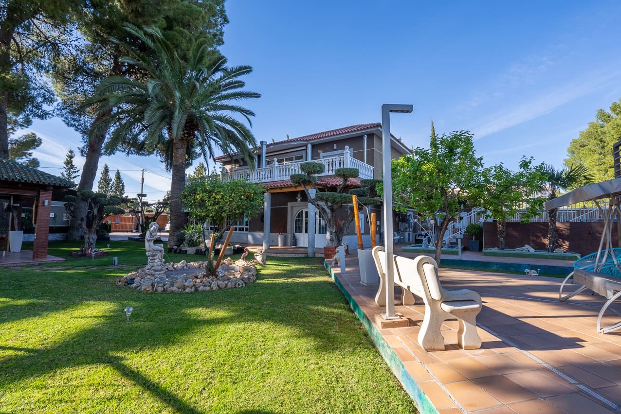 5 soveværelse Villa til salg i Elda med swimmingpool - € 649.000 (Ref: 8242331)