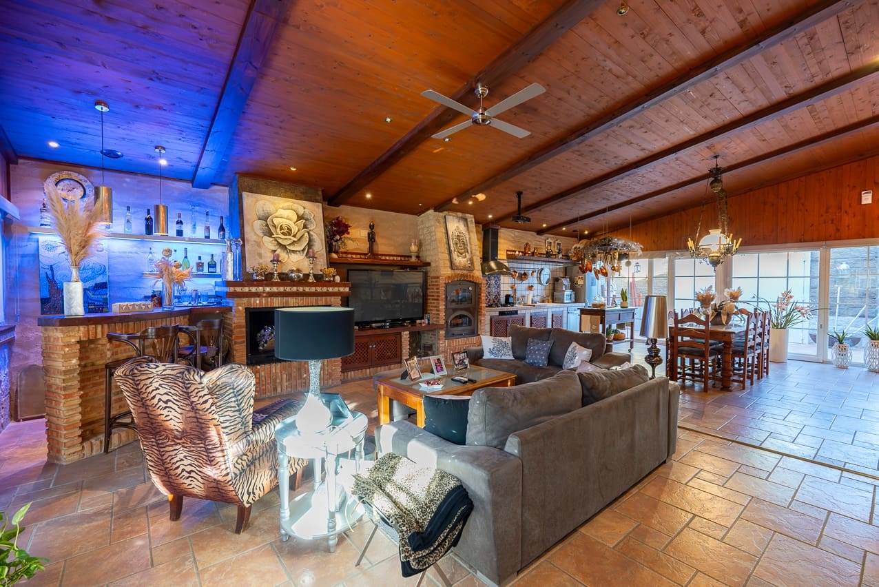 5 soveværelse Villa til salg i Elda med swimmingpool - € 649.000 (Ref: 8242331)