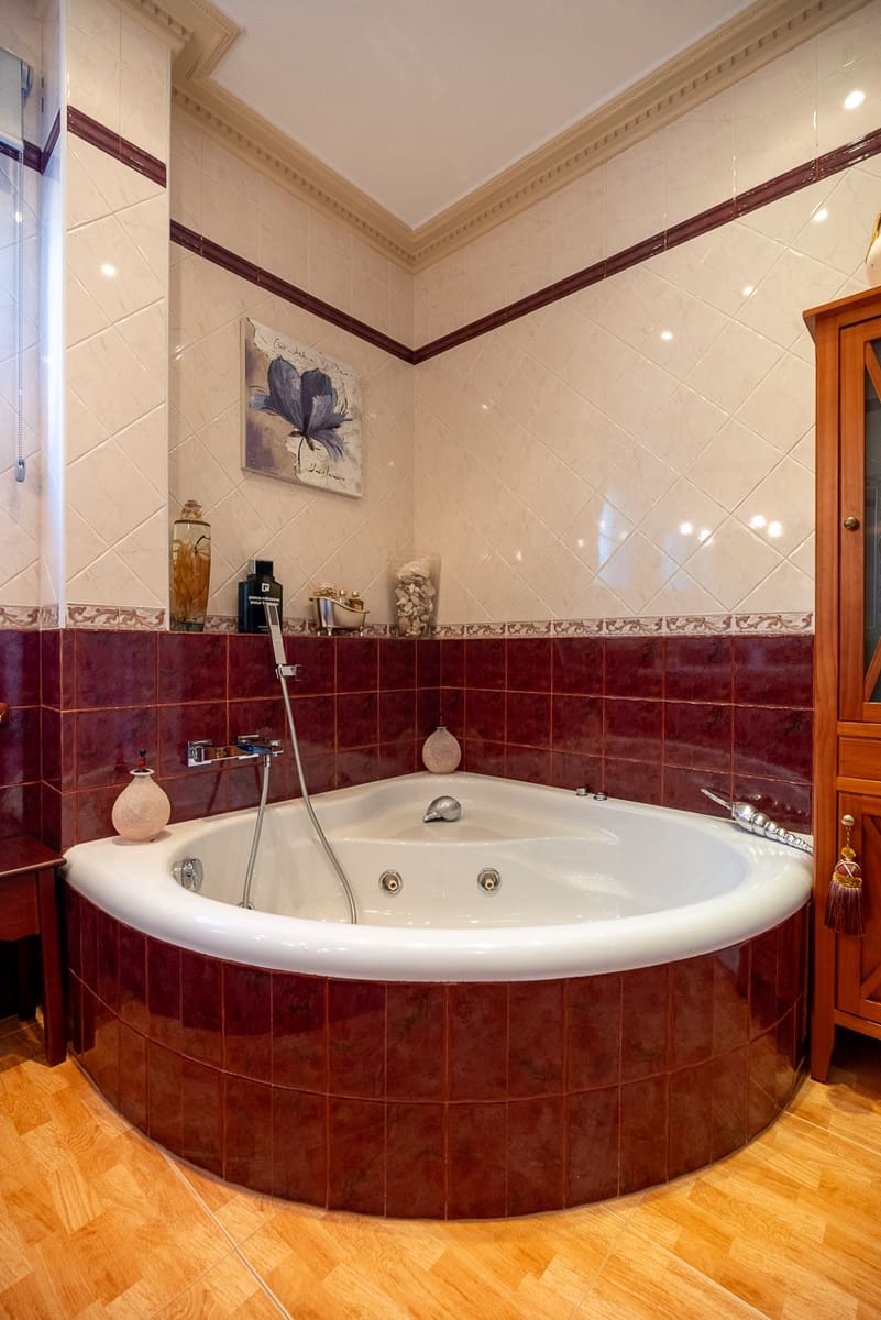 5 soveværelse Villa til salg i Elda med swimmingpool - € 649.000 (Ref: 8242331)