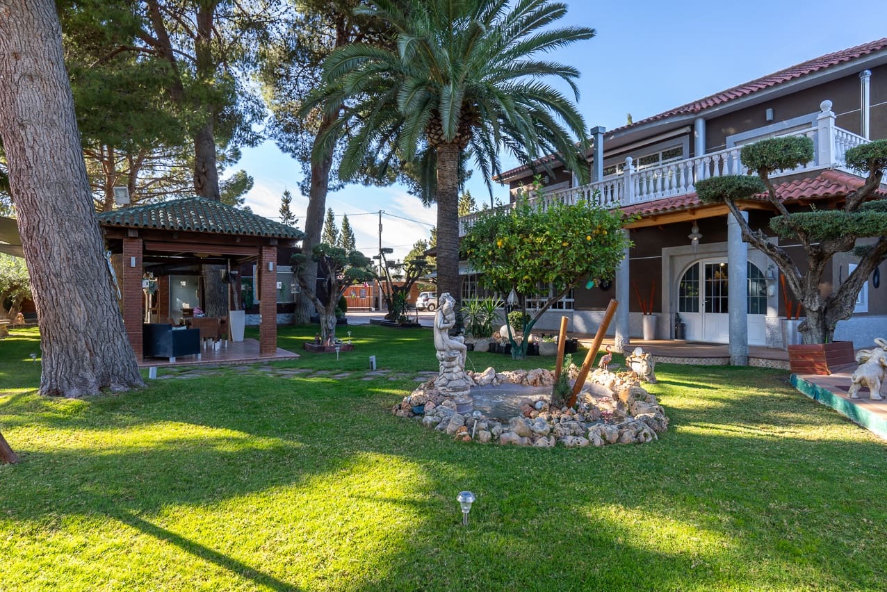 5 soveværelse Villa til salg i Elda med swimmingpool - € 649.000 (Ref: 8242331)