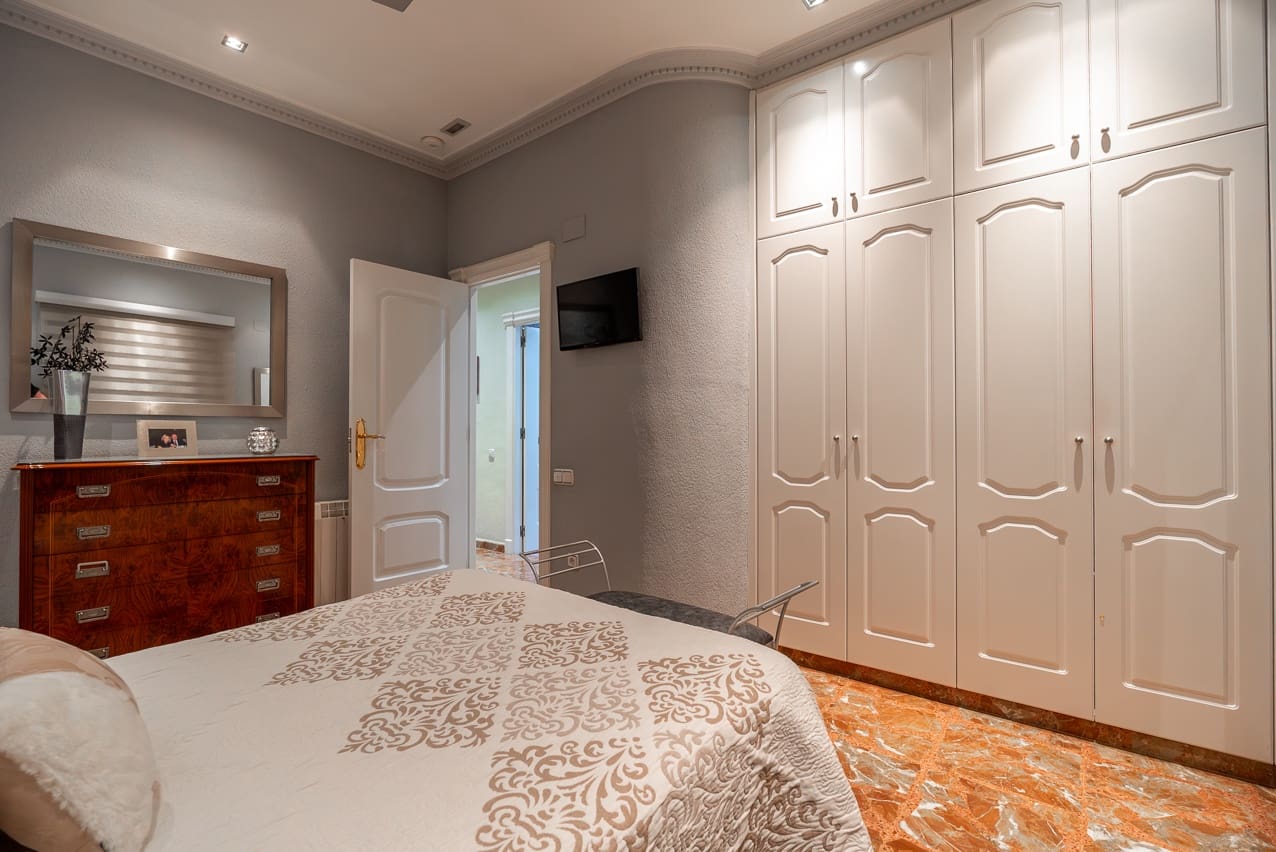 5 soveværelse Villa til salg i Elda med swimmingpool - € 649.000 (Ref: 8242331)