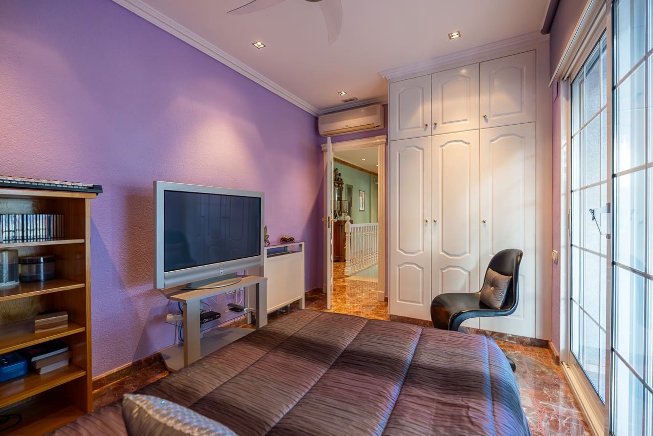 5 soveværelse Villa til salg i Elda med swimmingpool - € 649.000 (Ref: 8242331)