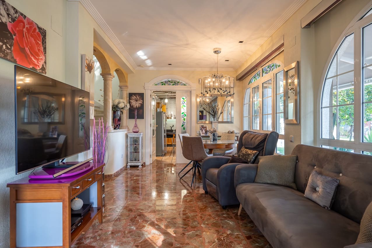 5 soveværelse Villa til salg i Elda med swimmingpool - € 649.000 (Ref: 8242331)