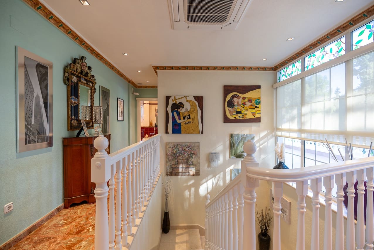 5 soveværelse Villa til salg i Elda med swimmingpool - € 649.000 (Ref: 8242331)