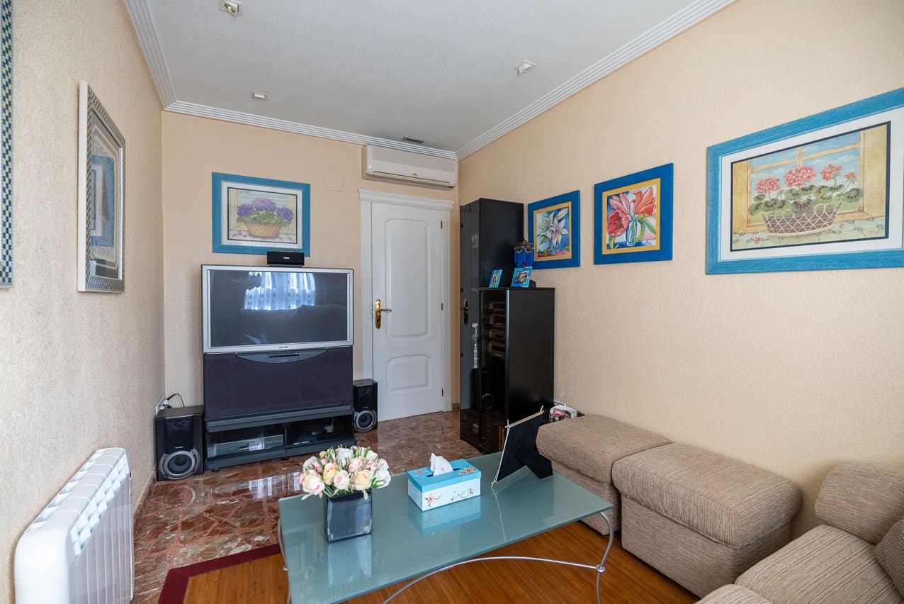 5 soveværelse Villa til salg i Elda med swimmingpool - € 649.000 (Ref: 8242331)